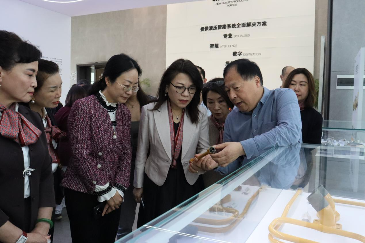 2025��3��26�գ�����������ȫ��̨�������񸱻᳤����Ů��ί����ί������һ�й���ca88�����ɷݵ�������������